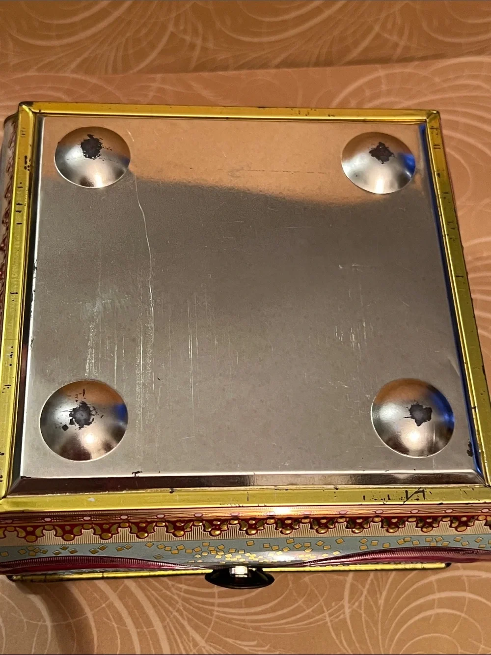 Vintage Rose Tin Trinket Box with Latch